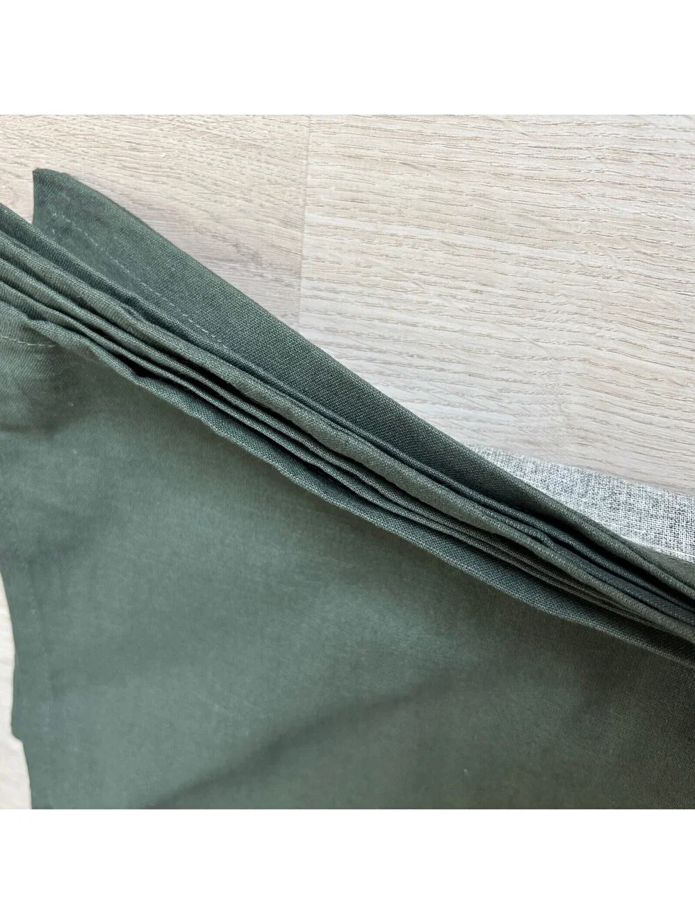 Studio McGee Threshold EUC Set of 8 Green Floral Dinner Napkins 100% Cotton